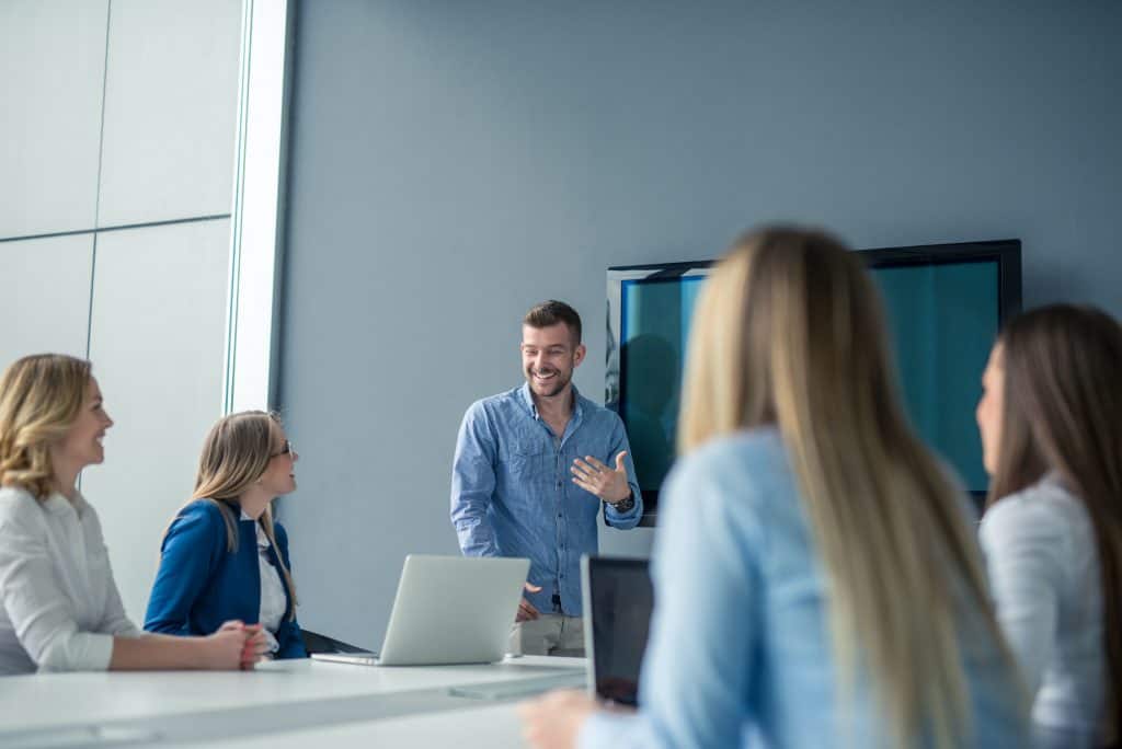 Liderazgo y compromiso de los empleados