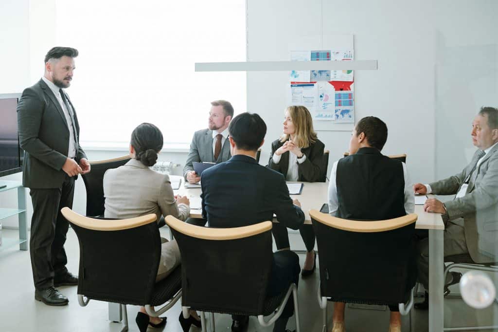 CEOs desonestos e responsabilidade do conselho